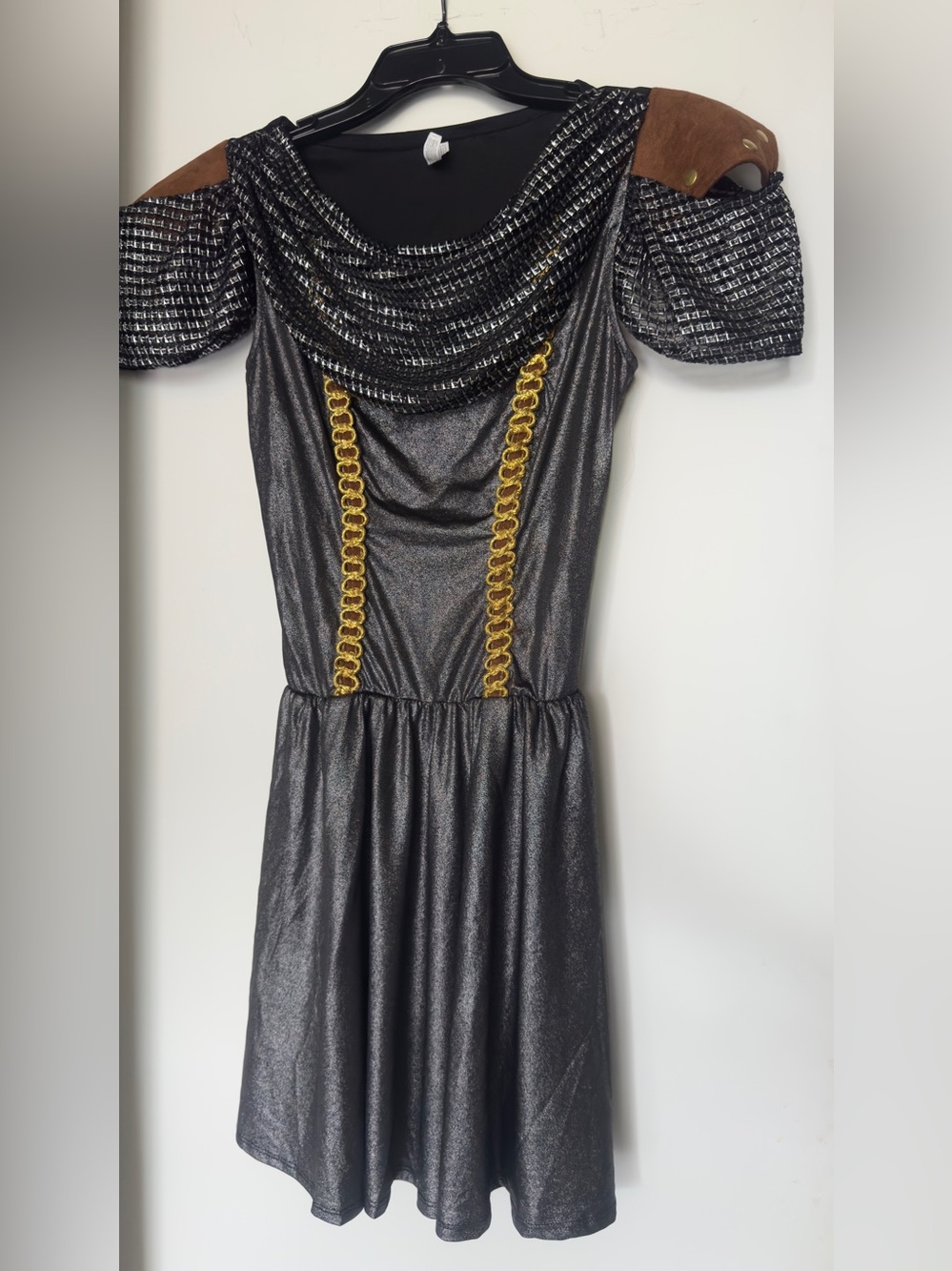 LIKE NEW Viking / Shieldmaiden costume / cosplay Small Metallic silver gold blk